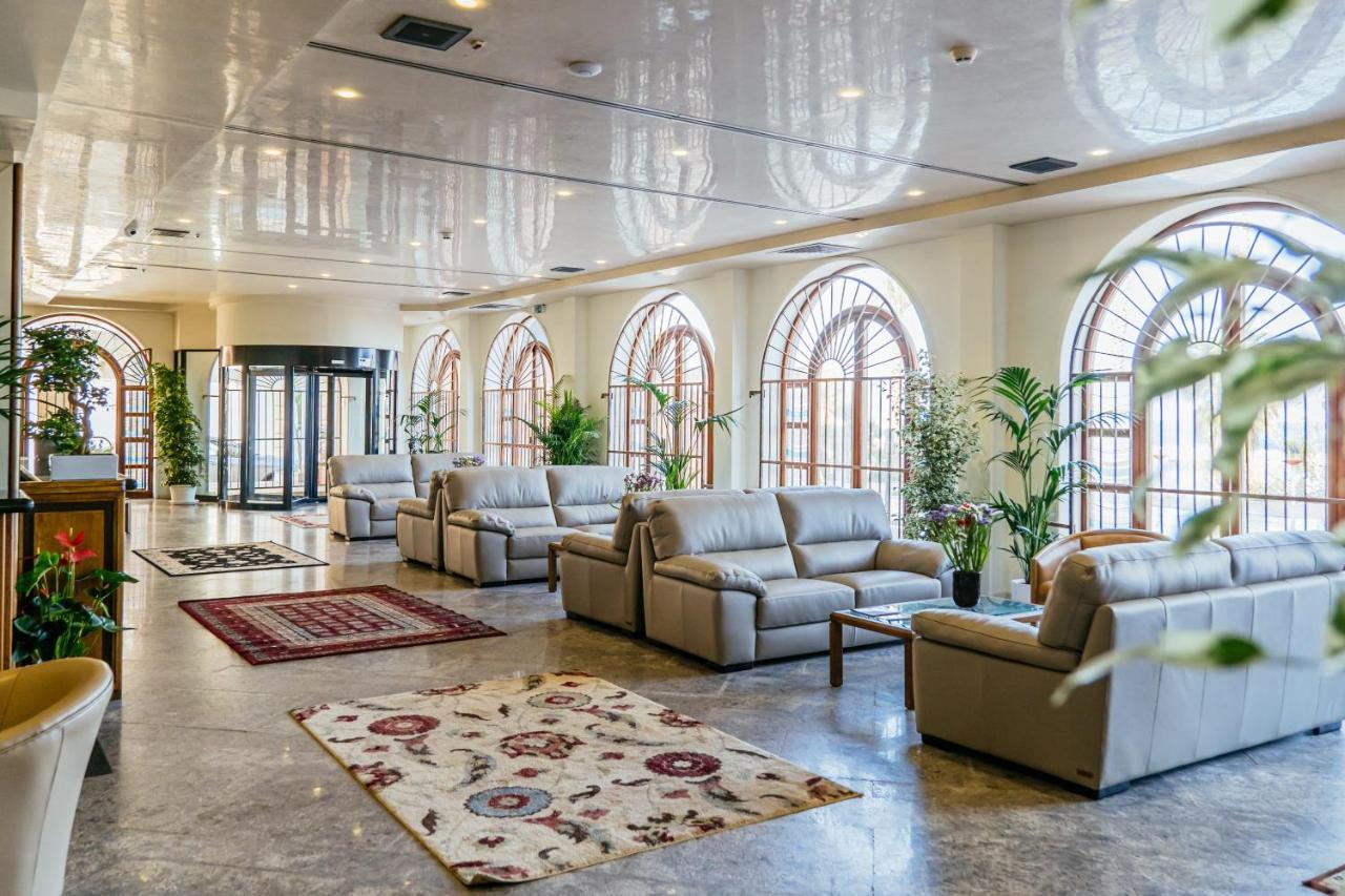 Palm Beach Club Hotel Casteldaccia Exteriör bild