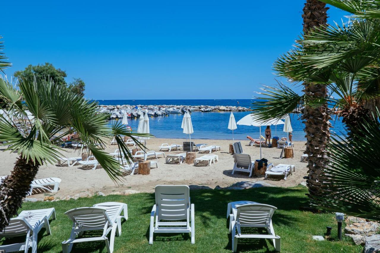 Palm Beach Club Hotel Casteldaccia Exteriör bild